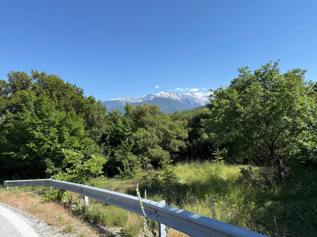 Θέα στον Όλυμπο από τη διαδρομή κοντά στην Πέτρα Πιερίας